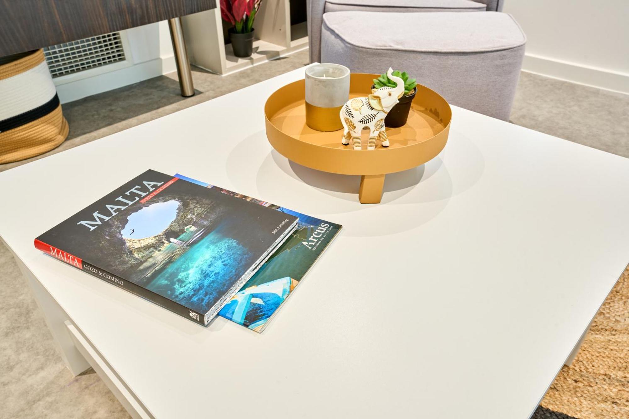 Apartment Stylish In Tigne Point Sliema