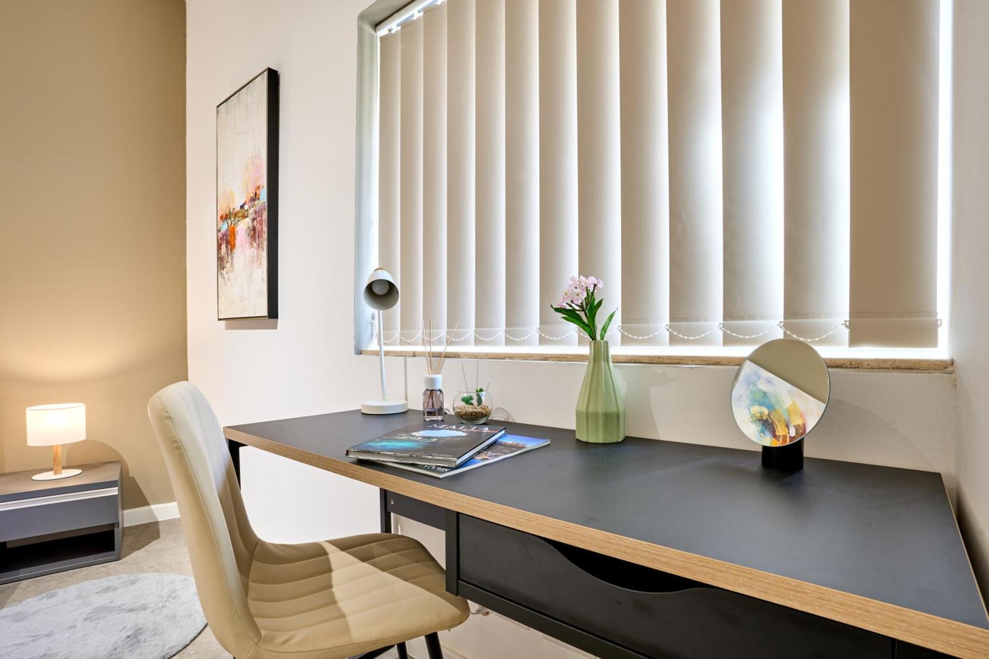 Apartment Stylish In Tigne Point Sliema